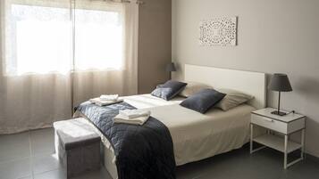 4 slaapkamers, reisbedje, gratis wifi, beddengoed