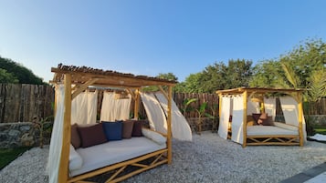 43-inch Smart TV with digital channels, TV