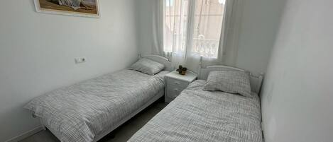 2 bedrooms, WiFi, bed sheets