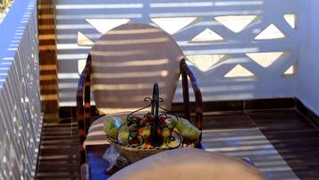 Deluxe-Zimmer | Minibar, Zimmersafe, Schreibtisch, Verdunkelungsvorhänge