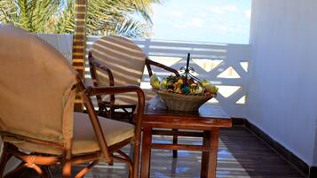 Deluxe-Zimmer | Minibar, Zimmersafe, Schreibtisch, Verdunkelungsvorhänge