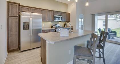 Pool Access: Sleek Home in The Villages w/ Lanai
