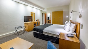Suite | Individually decorated, individually furnished, desk, soundproofing