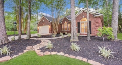 1 Story/3BR/Easy Access to all Woodlands amenities