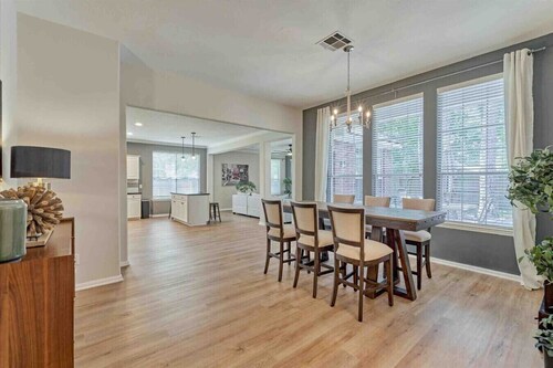The Woodlands 3BR 1-Story Retreat | Grill | Baby Friendly | Open Kitchen