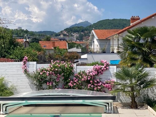 Maison idéalement placée avec Piscine pour 8 personnes