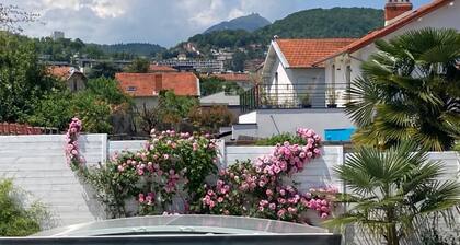 Maison idéalement placée avec Piscine pour 8 personnes