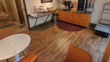 Free daily continental breakfast