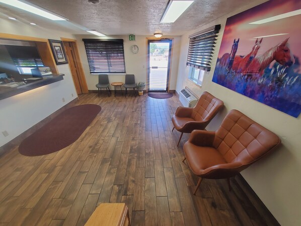 Coin salon dans le hall