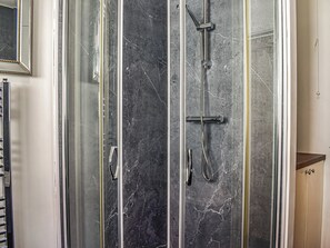 Towels - 3 bedroom accommodation in Poole (Poole)