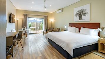 Suite | Individually decorated, individually furnished, desk, free WiFi