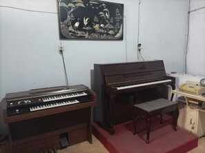 Game room - Homestay can PartTime Job with us Visa (Makassar)