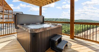 Lake Views, Private Hot Tub, Indoor and Outdoor Pool, Playground, Sleeps 24!