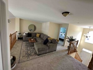 Smart TV, fireplace - Private Townhouse Near the Delaware Beaches! (Millsboro)