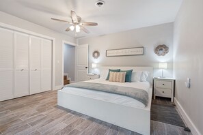 3 bedrooms, desk, iron/ironing board, free WiFi - Bella's Vista - Hound Dog Haven (Bella Vista)