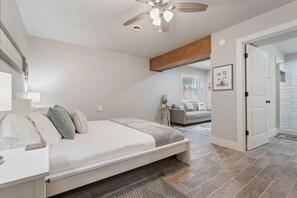 3 habitaciones, escritorio, tabla de planchar con plancha y wifi gratis