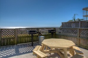 Outdoor dining - San A Bel 106 - Oceanfront - 2 Bed/2 Bath (North Myrtle Beach)