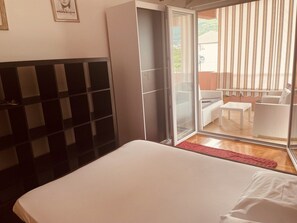 1 bedroom, iron/ironing board, free WiFi, bed sheets