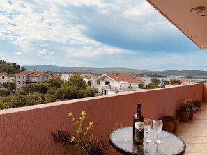 Property grounds - Beach Bliss One-Bedroom Apartment in Tivat (Tivat)