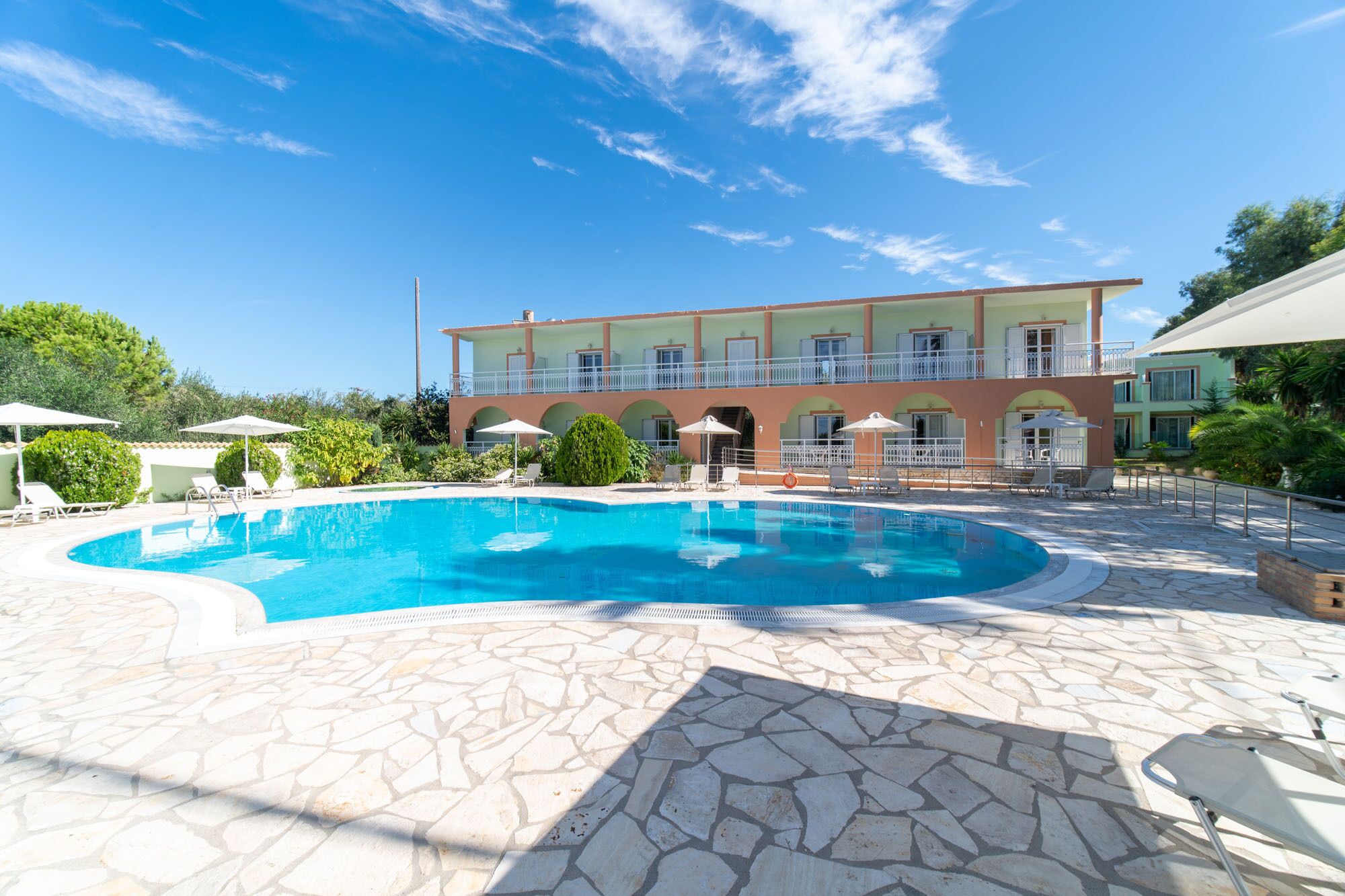 Alberca al aire libre por temporada 