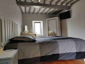 1 chambre, bureau, Wi-Fi gratuit, draps fournis