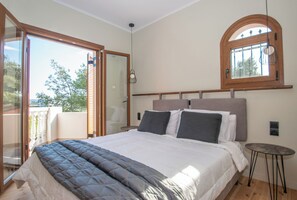 Honeymoon Villa | 6 bedrooms, desk, soundproofing, iron/ironing board