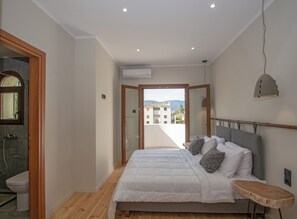 Honeymoon Villa | 6 bedrooms, desk, soundproofing, iron/ironing board