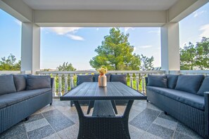 Honeymoon Villa | Terrace/patio