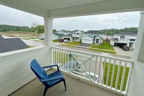 Property grounds - Beautiful brand new 4 bedroom, 3 bath home - Port Stanley, ON Kokomo Beach Club  (Port Stanley)