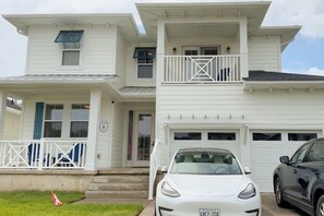 Exterior - Beautiful brand new 4 bedroom, 3 bath home - Port Stanley, ON Kokomo Beach Club  (Port Stanley)