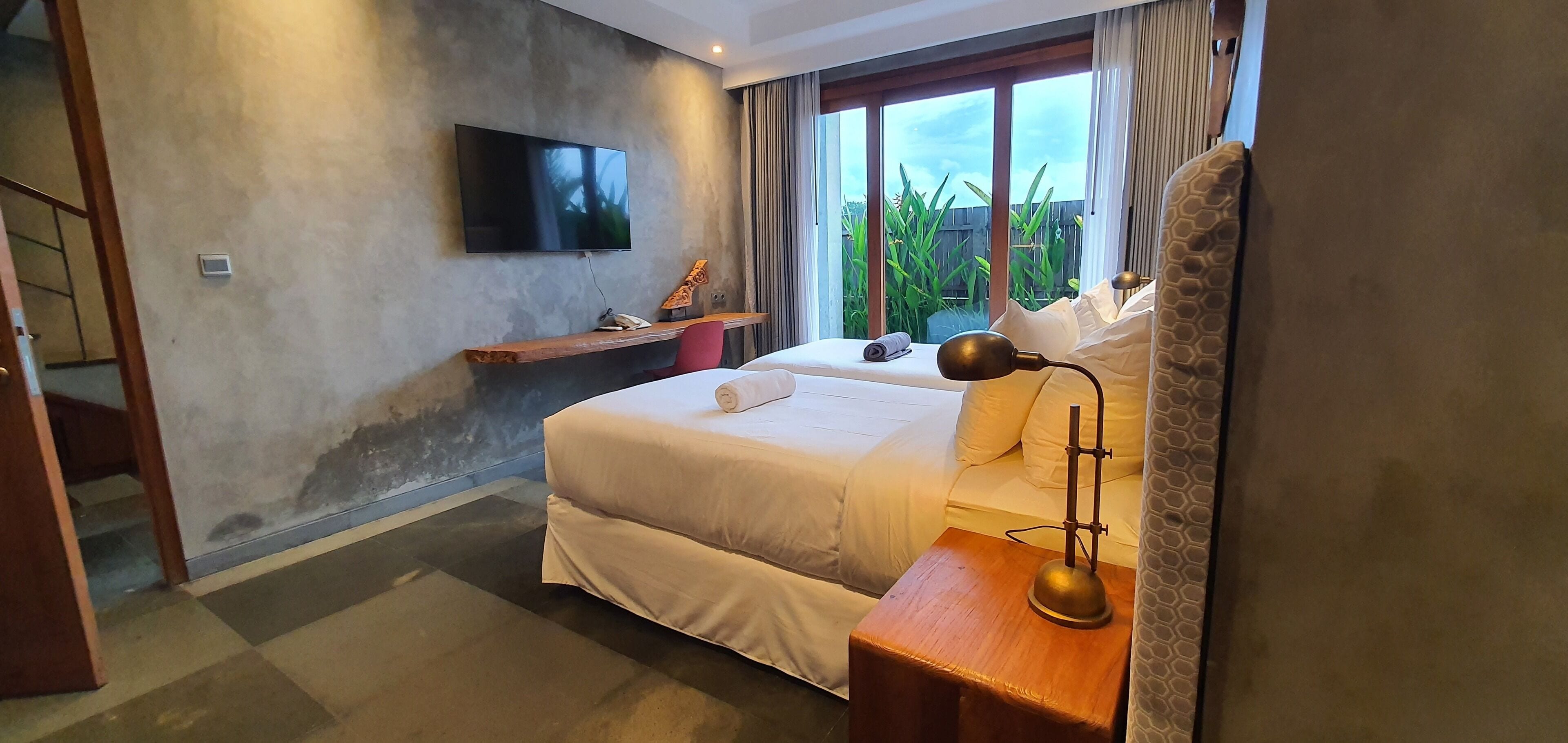 Egyptian cotton sheets, premium bedding, minibar, in-room safe