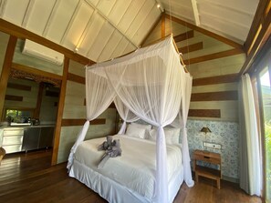Egyptian cotton sheets, premium bedding, minibar, in-room safe - Ubud Diary Villa (Ubud)