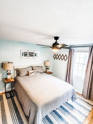 3 室のベッドルーム、アイロン / アイロン台、WiFi (無料)、ベッドシーツ