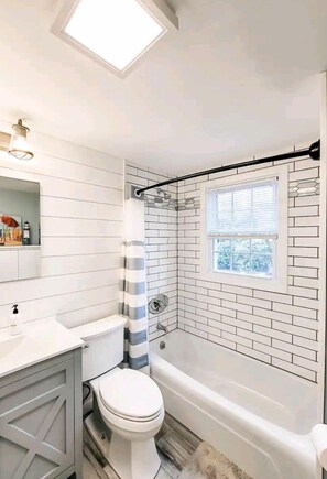 環境にやさしいバスアメニティ、ヘアドライヤー、タオル、石鹸