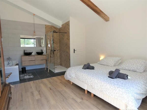 7 habitaciones y ropa de cama 