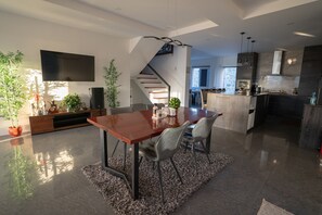 Dining - Subic Bay - Mountain View - Private home - (Subic)