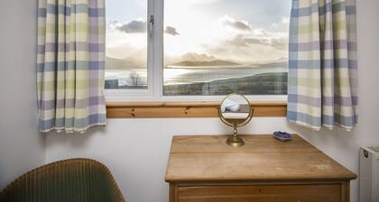Stunning Home and Mountain and Sea Views With Fibre Wifi - Melness