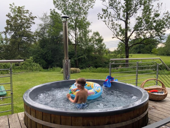 مغطس سبا خارجي