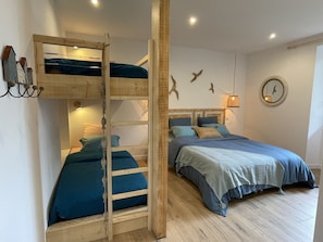 4 bedrooms, desk, iron/ironing board, travel cot