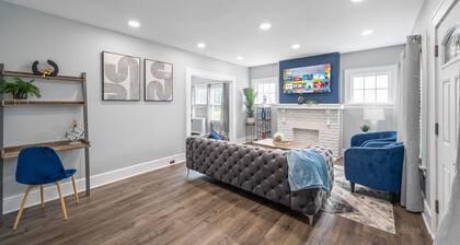 Lavish 3 Bedroom 1 Bath house-10 minutes to EWR/ FREE parking for multiple cars.