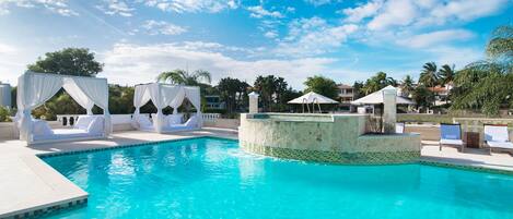 Piscine extérieure, piscine chauffée