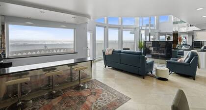 Oceanfront Retreat on Hollywood Beach! Paddleboards | Dogs | Water views!