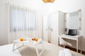 2 عدّة غرف نوم ومكتب ومكواة/لوح كي وواي فاي مجانًا