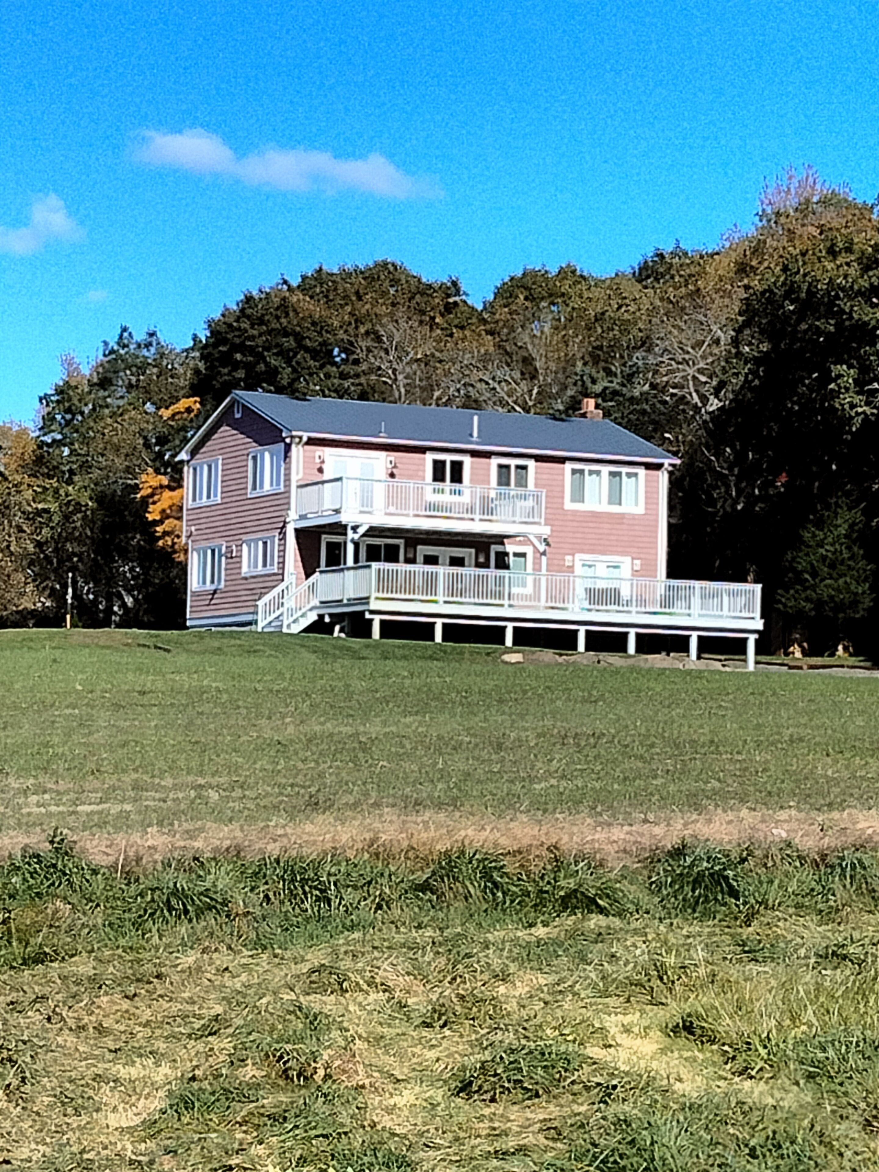 Peaceful farm house located in central Southeastern Massachusetts's 