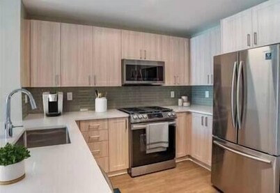 Longer Term  Luxury Penn Quarter Downtown DC No Short Term Stay Allowed