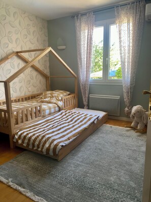4 Schlafzimmer, Bügeleisen/Bügelbrett, WLAN, Bettwäsche