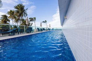 Unclassified image, 4 of 109, button - Flamboyant Caribessa (João Pessoa)