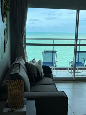 Appartement | Woonruimte | Een 42-inch smart-tv met digitale zenders, een televisie en Netflix