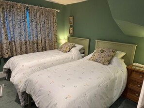 2 bedrooms, iron/ironing board, WiFi, bed sheets - The Old Dairy, 200 years old and newly converted (Barcombe)