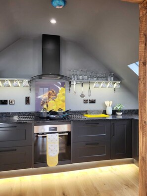 微波爐、焗爐、洗碗機